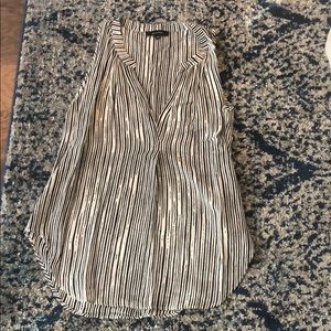 Black & white stripe top